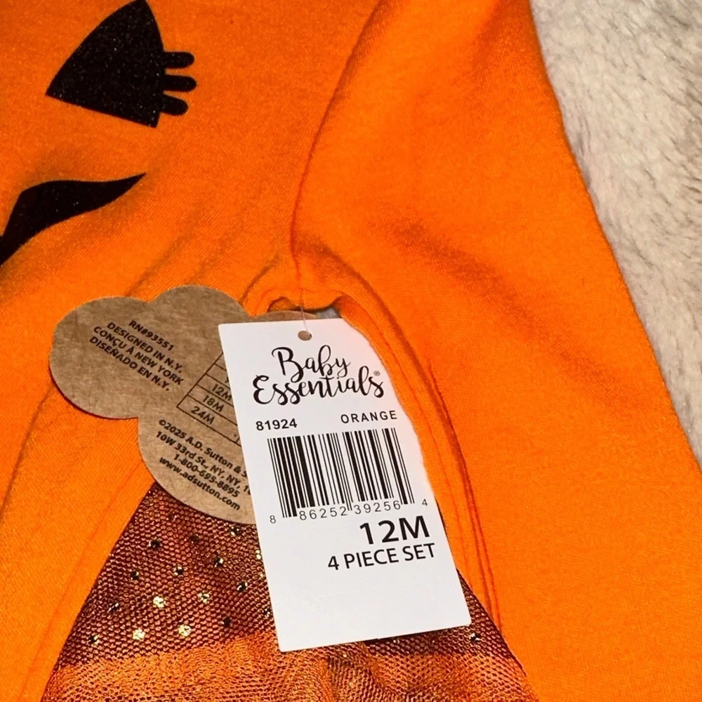 Baby Essentials charming pumpkin